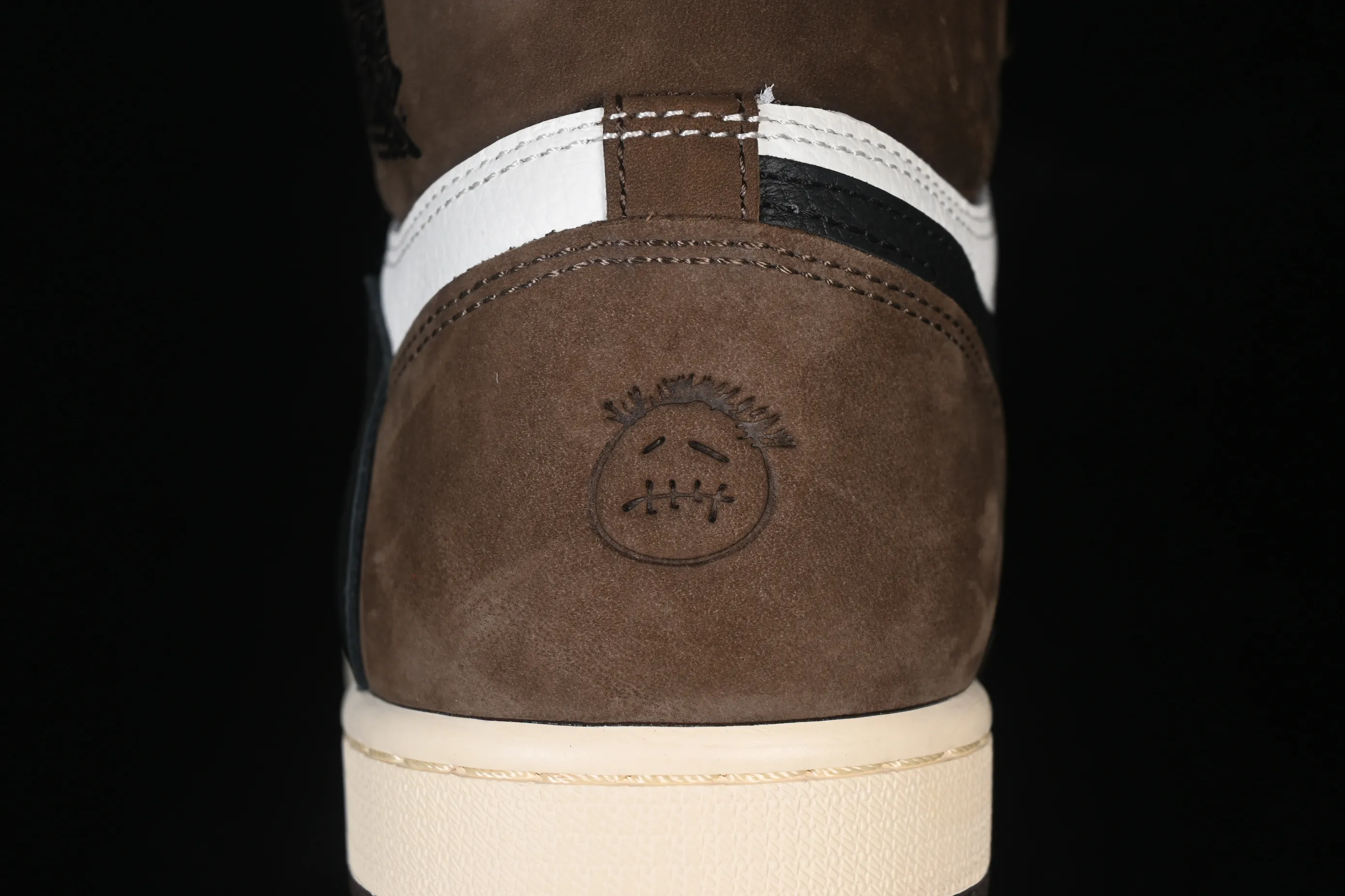 All categories Air Jordan Jordan series basketball shoes Air Jordan 1 High W version Travis Scott x Air Jordan 1 High OG AJ1 anti-hook high-top basketball shoes CD4487-001